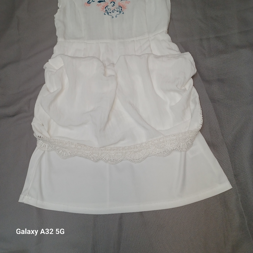 Polagram Women Size M White Dress with Pink and Blue Embroidery - Picture 15 of 15